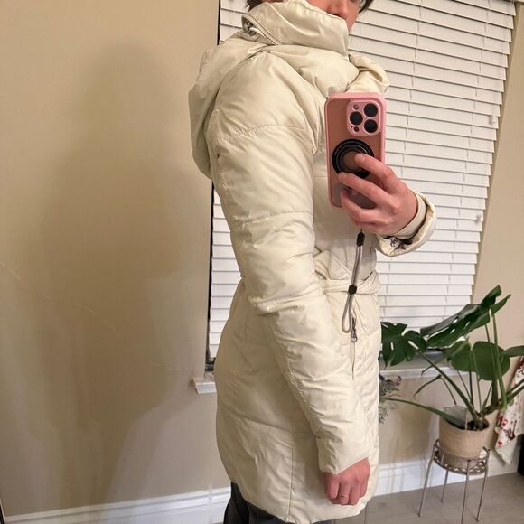 Warm, soft, and light jacket ❄️ - Picture 7 of 9